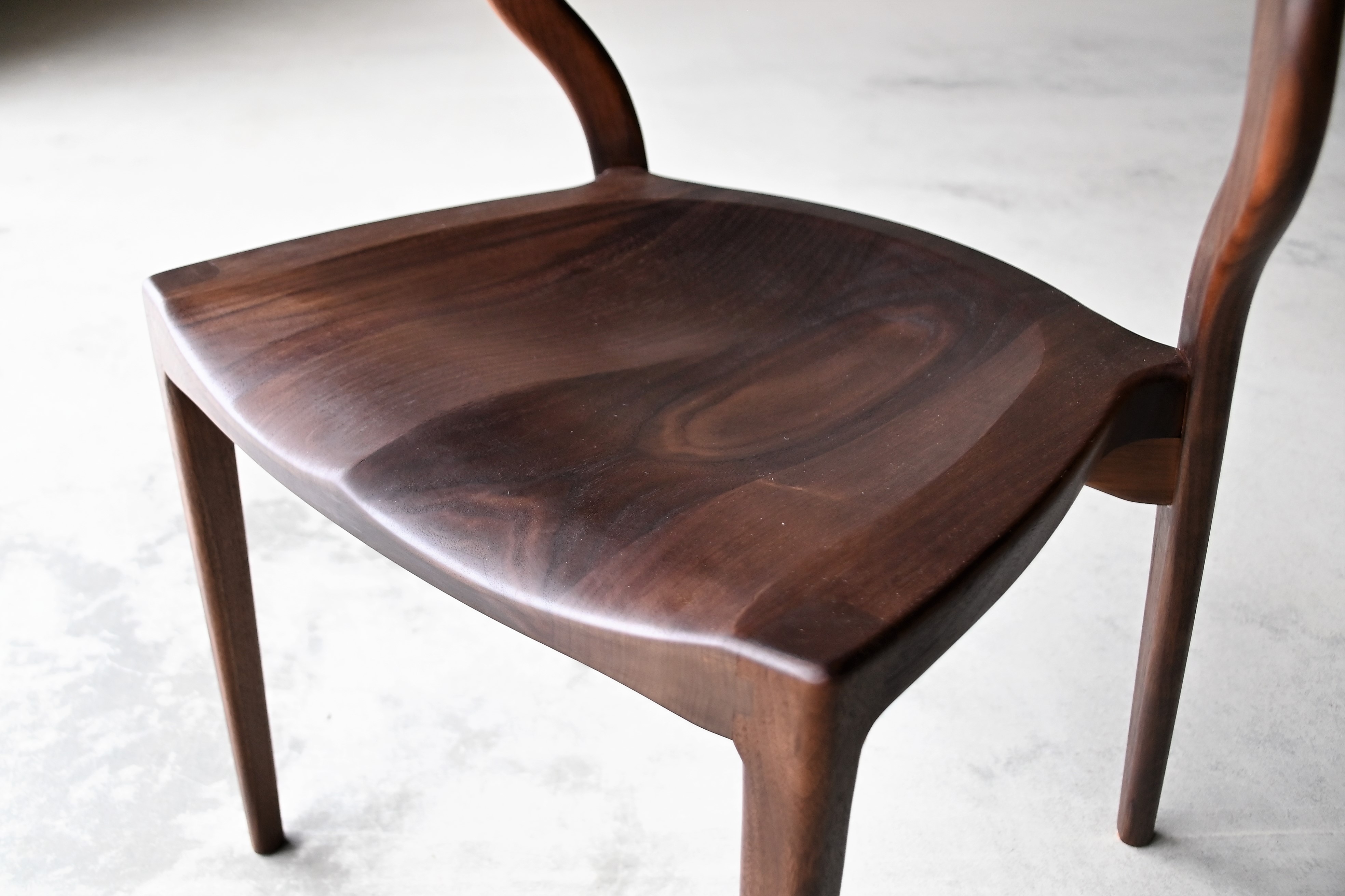 使い込むほどに魅力的なチェア