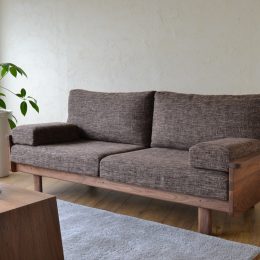 木フレームのソファあります！