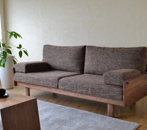 木フレームのソファあります！