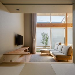 リビングとダイニングでインテリアをガラッと変える