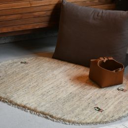 ナチュラルギャッベ展は19日まで