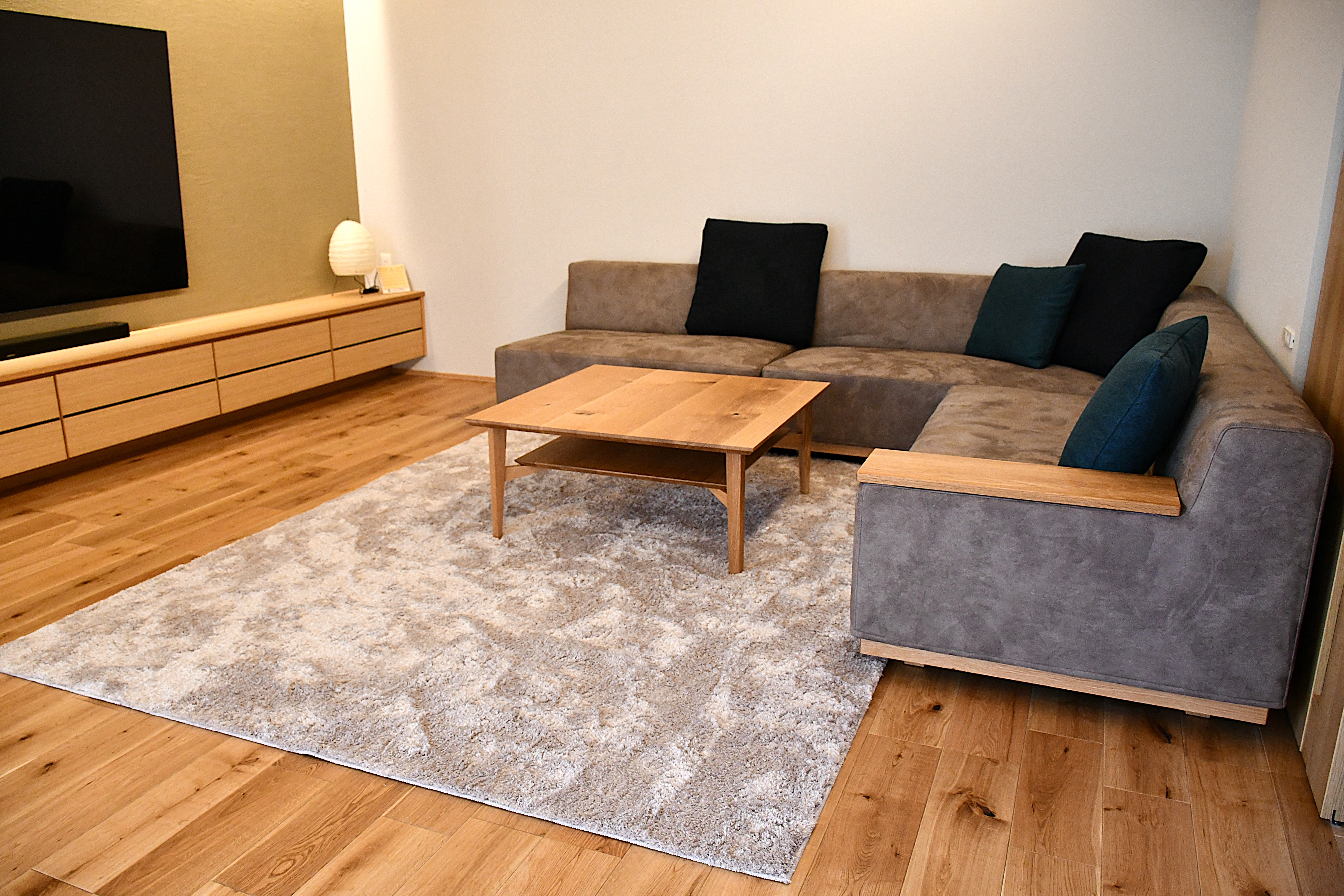 ナチュラルモダンな家具納品