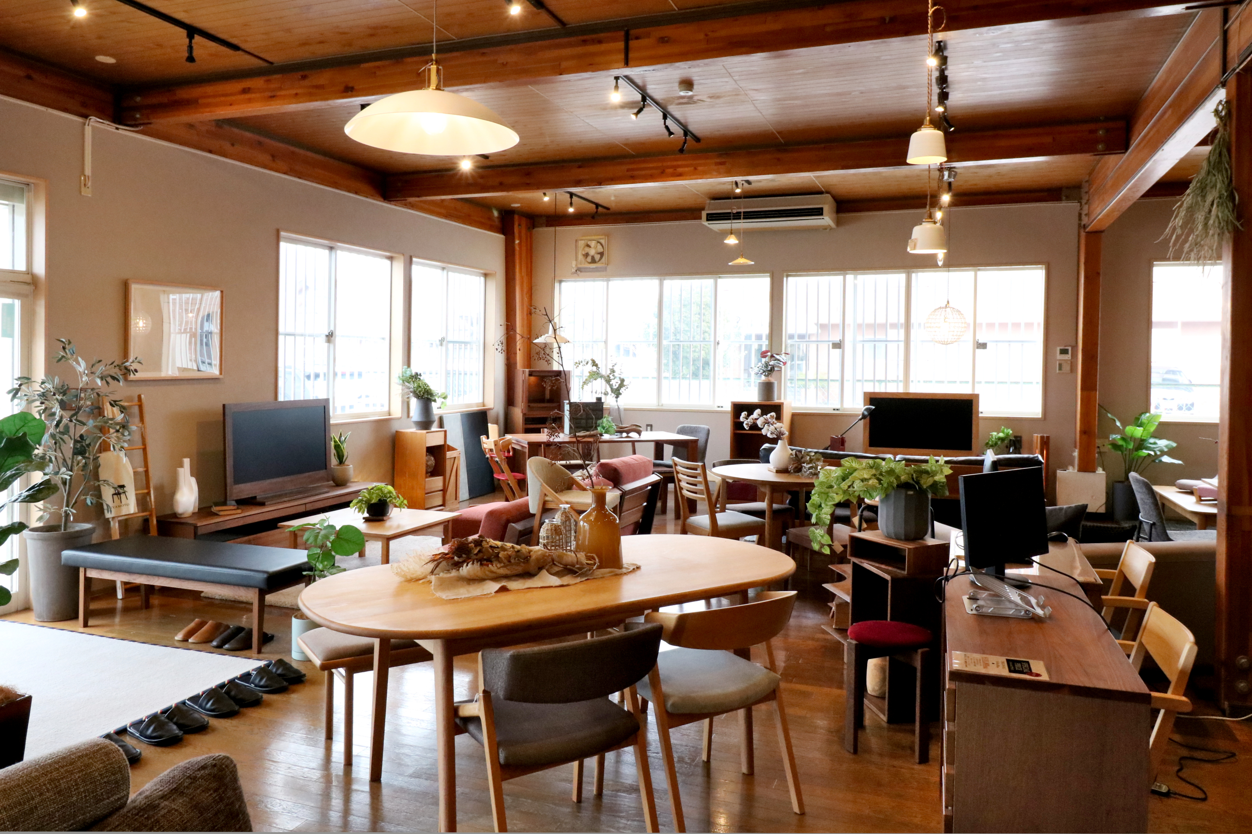 OUTLET STORE 新規オープン！！