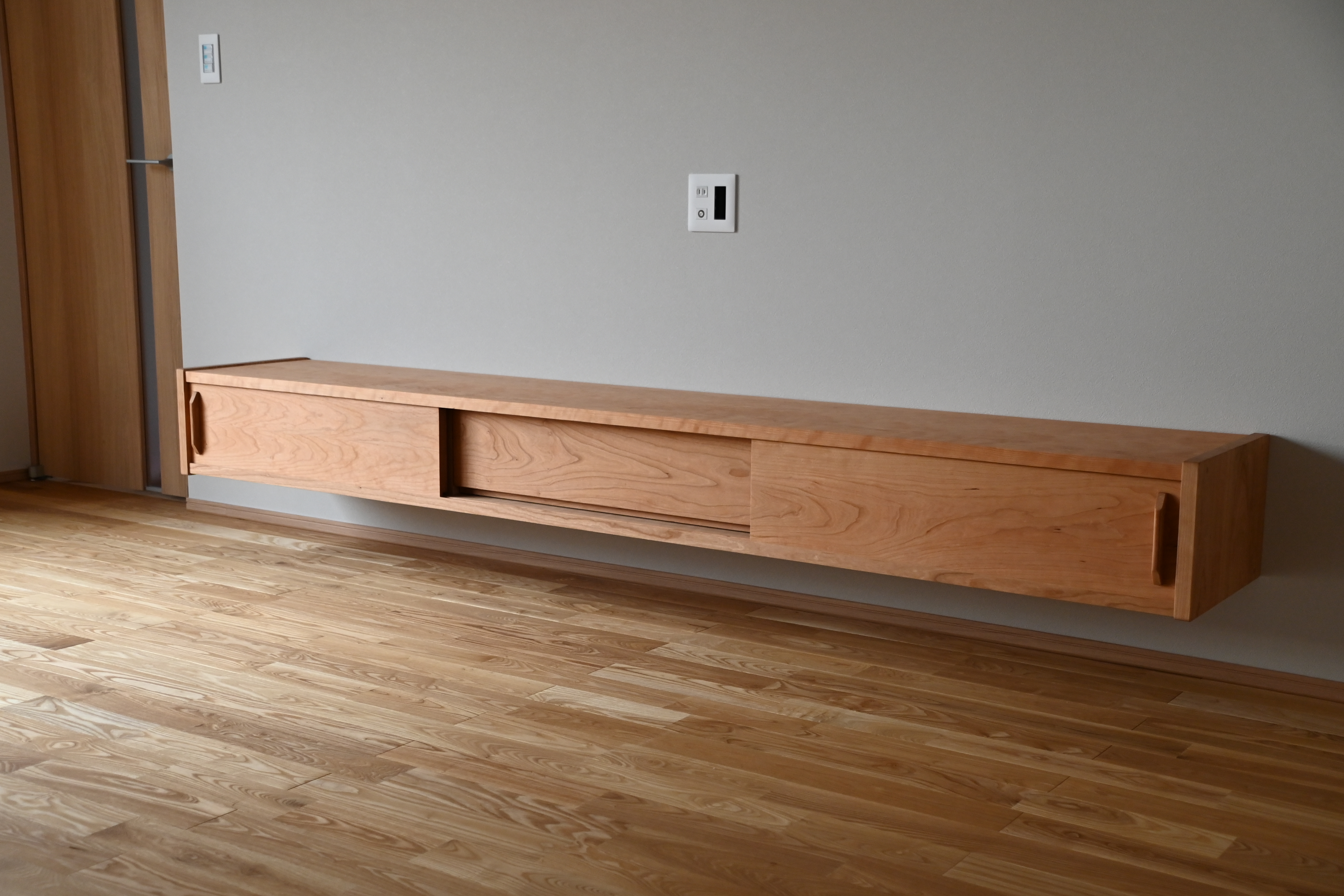 フロートテレビボードという選択