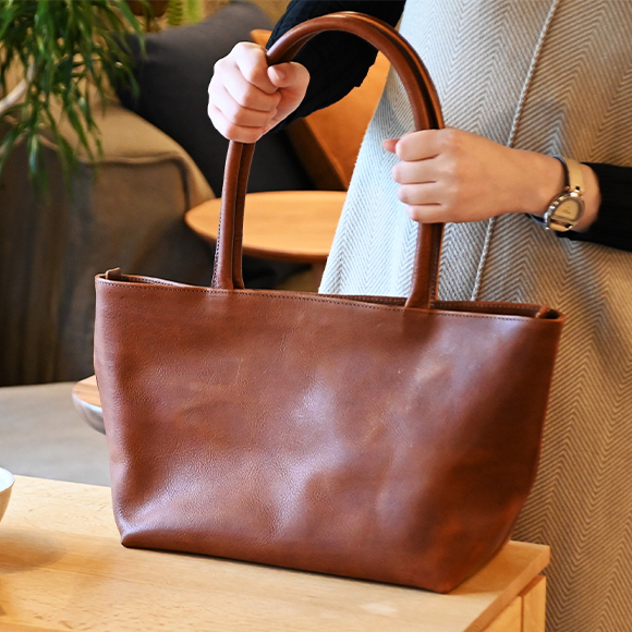 Tanning-leather-tote-bag
