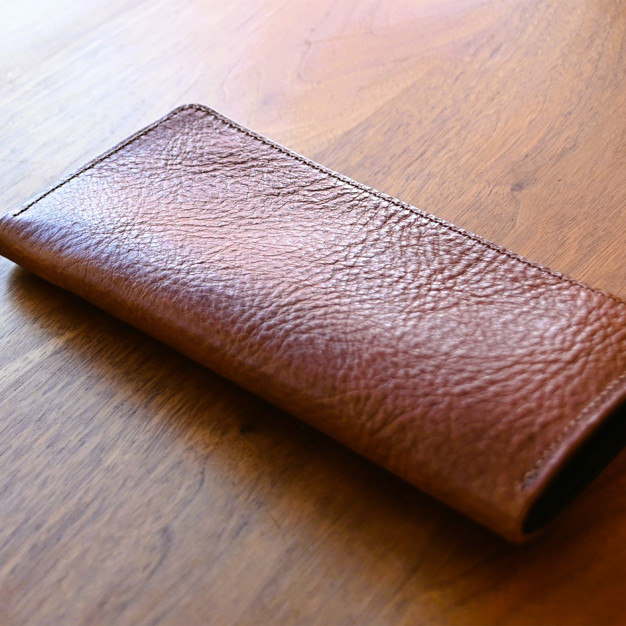 oil-leather-wallet-elegant-type