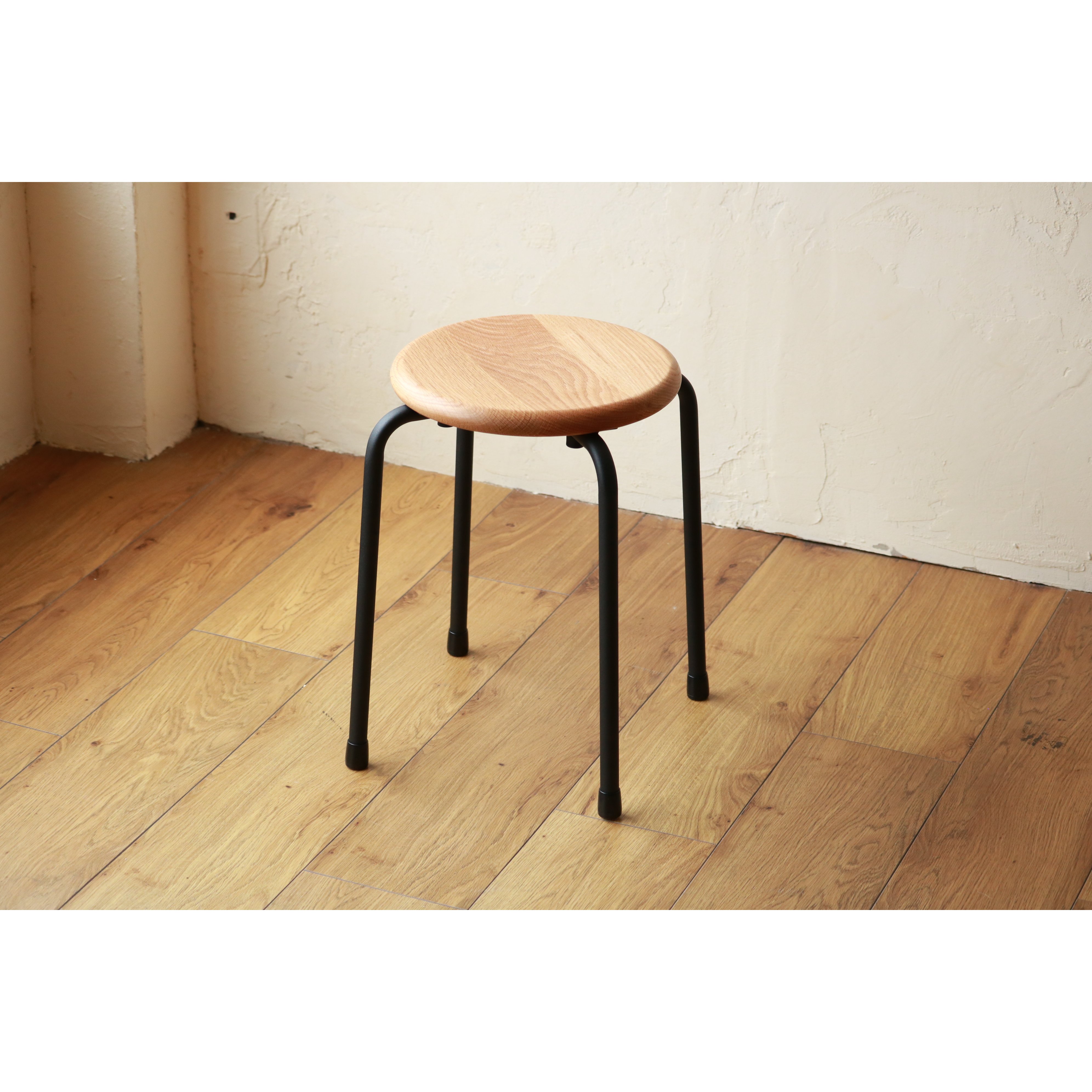 round iron stool