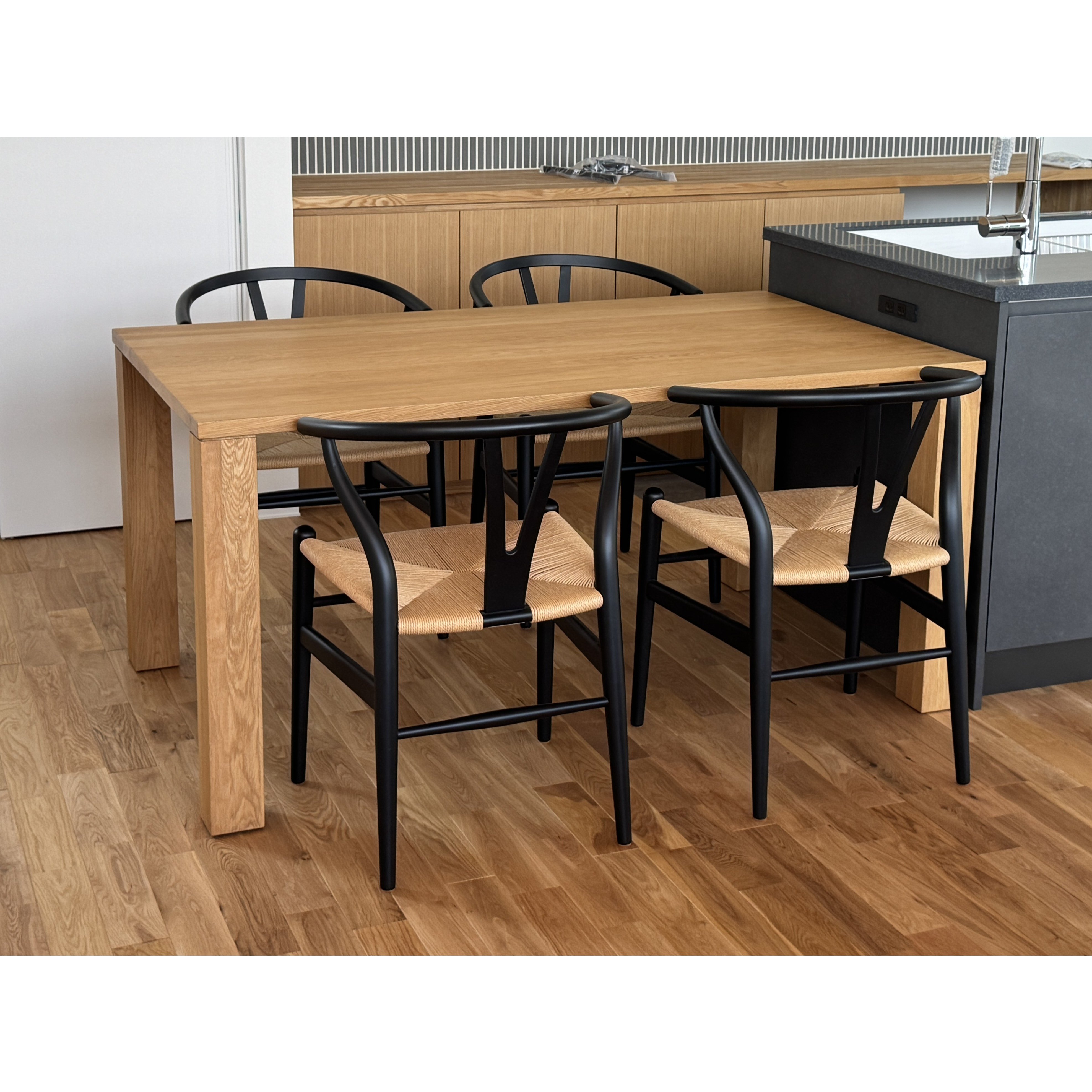 Mercury Dining Table